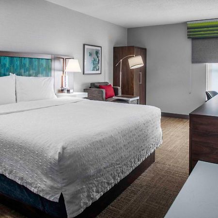 Hampton Inn Detroit Northville Exterior photo