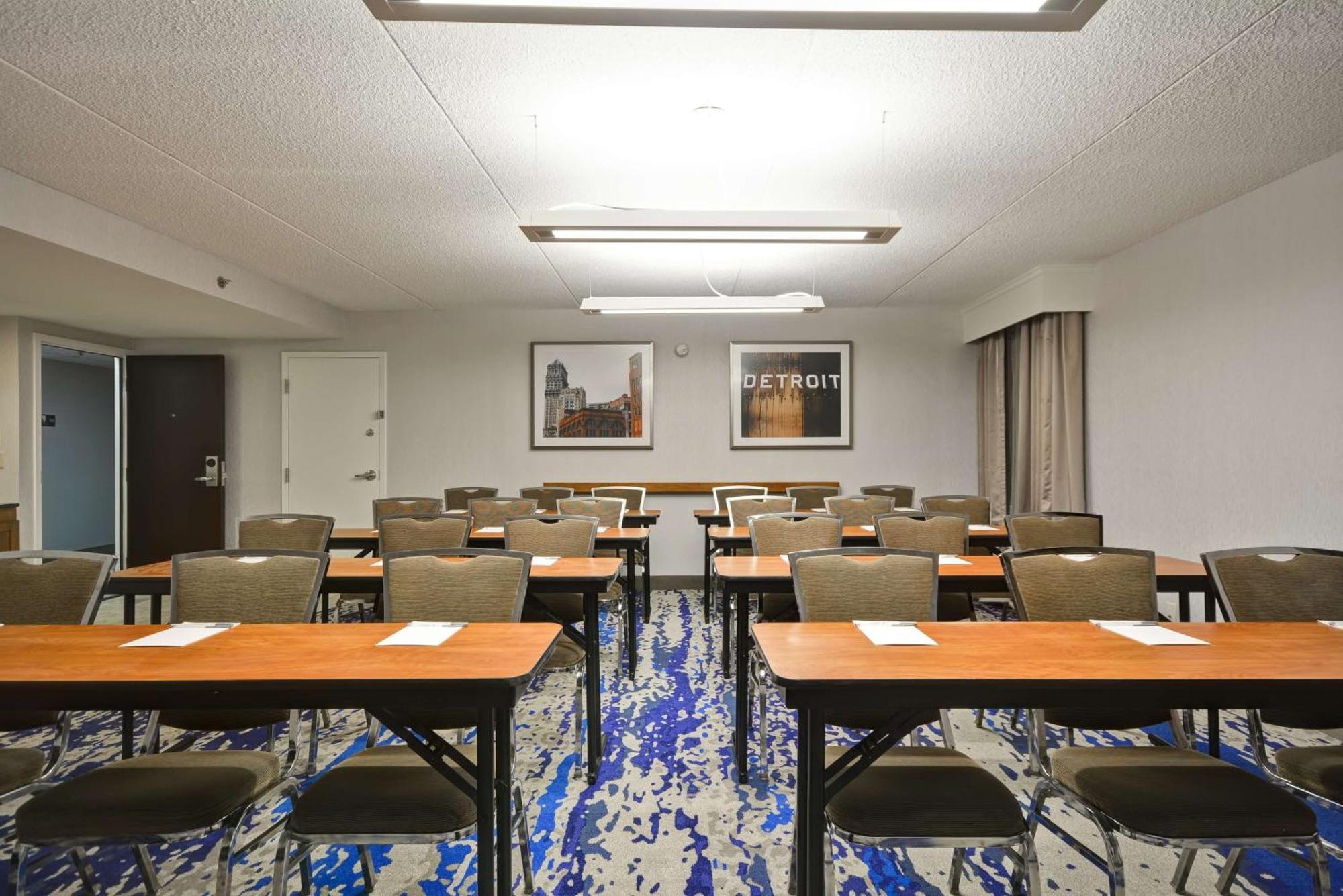 Hampton Inn Detroit Northville Exterior photo