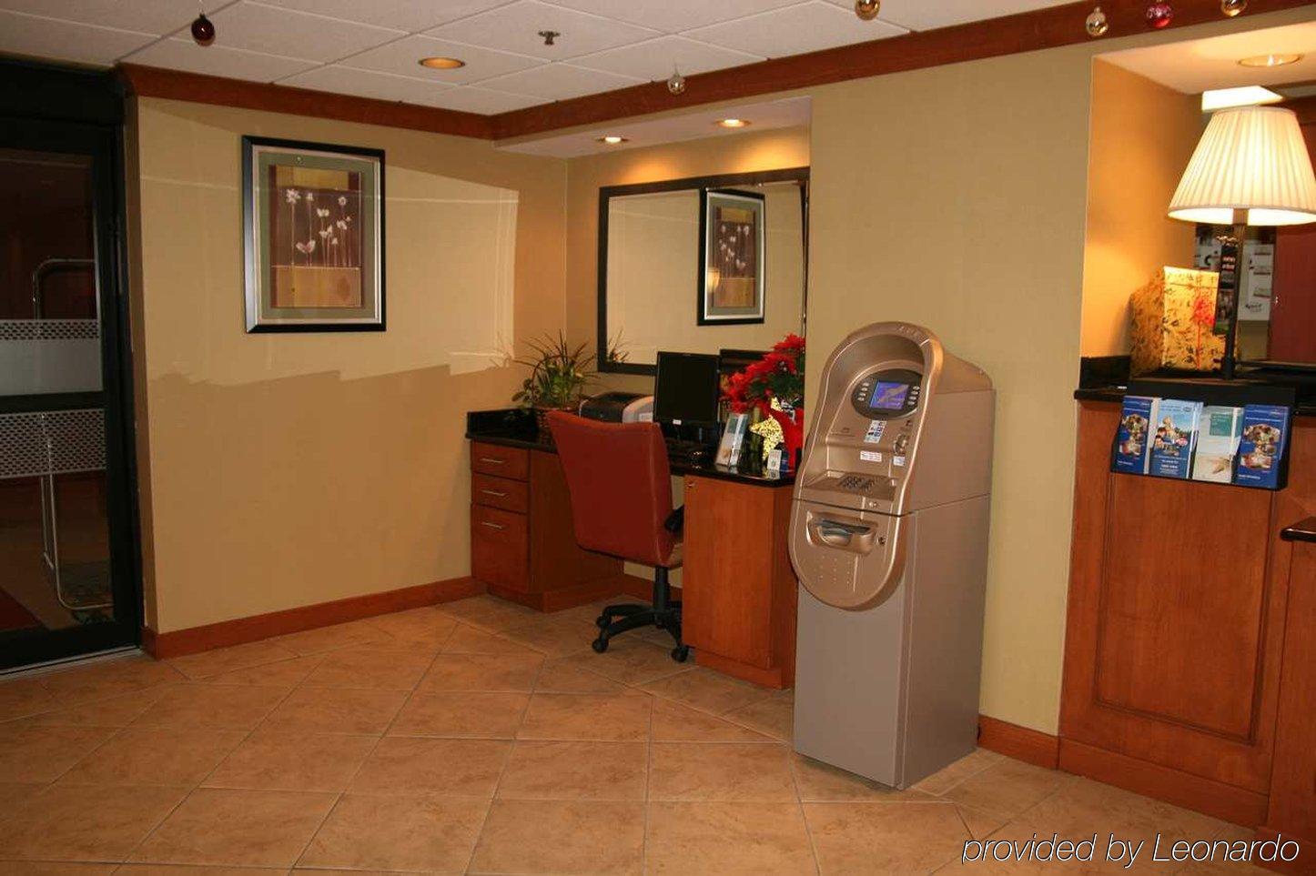 Hampton Inn Detroit Northville Interior photo